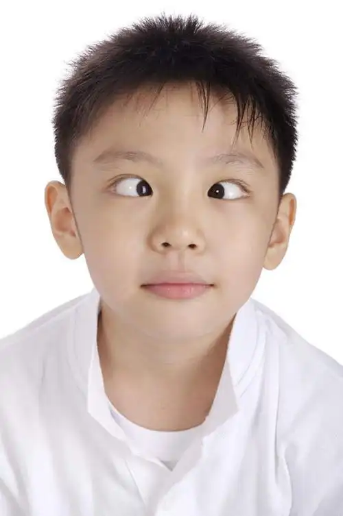 头发,一个人,竖图,室内,特写,白天,白色背景,正面,纯洁,亚洲,瞳孔,仅