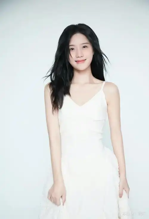 陈意涵纯欲风居家写真清纯动人这样的女孩你喜欢吗