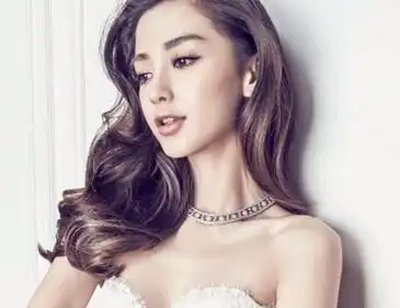 angelababy   别名:杨颖,baby,ab   出生日期:1989年02月28日   血型