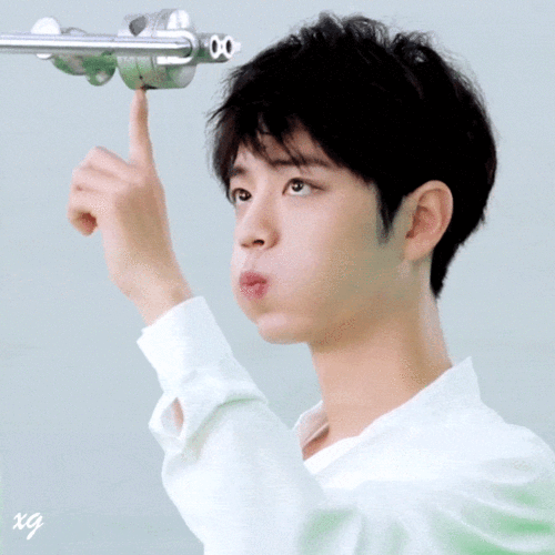 肖战堪称最会嘟嘴的男星海外粉丝光速换头像成行走的表情包