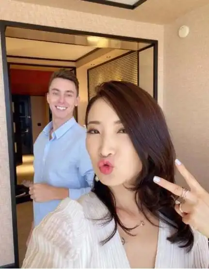 许婧|恋情|张子萱|婚内出轨|金钱纠纷_网易订阅