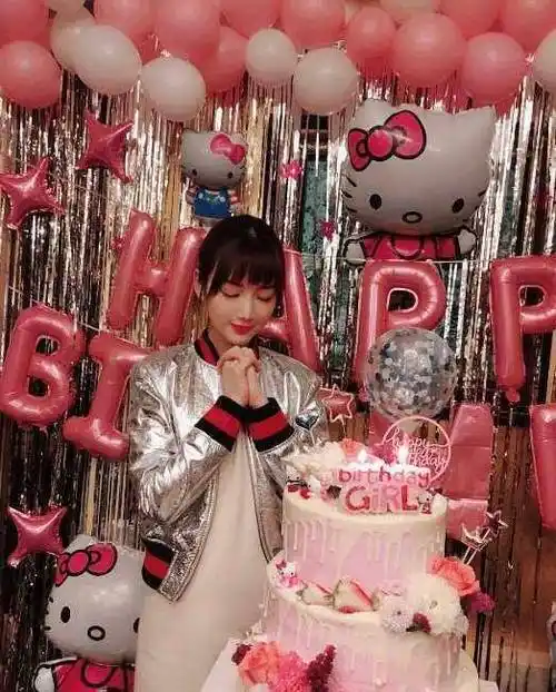 毛晓彤新年晒美照庆生,30岁的她还是这么少女!_显得_生日_演技