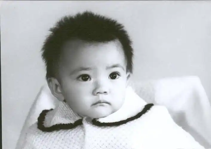 高圆圆小学时的证件照,齐肩短发浓眉大眼