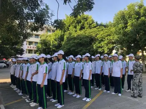 嘉积第二中学2022届高一(12)班