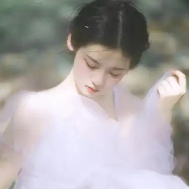 白色系女头像奔赴更好的地方在这个盛夏