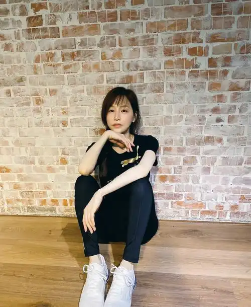 39岁王心凌近照曝光,皮肤白皙麻花辫超减龄,瘦回从前?