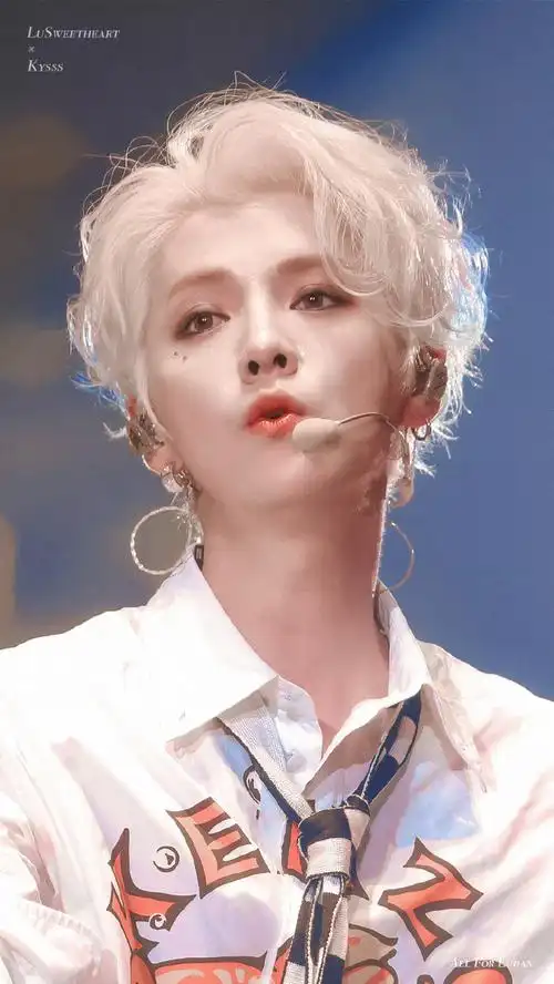 鹿晗打不过就加入#哈哈哈哈哈鹿晗都叫不停鹿晗和芦苇都好可爱