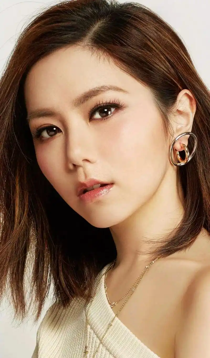 邓紫棋 #明星 #美女 邓紫棋(g.e.m.),本名邓诗颖 - 抖音