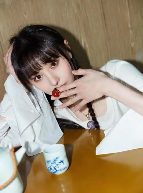 郑爽优雅实力cos性感活动照图片