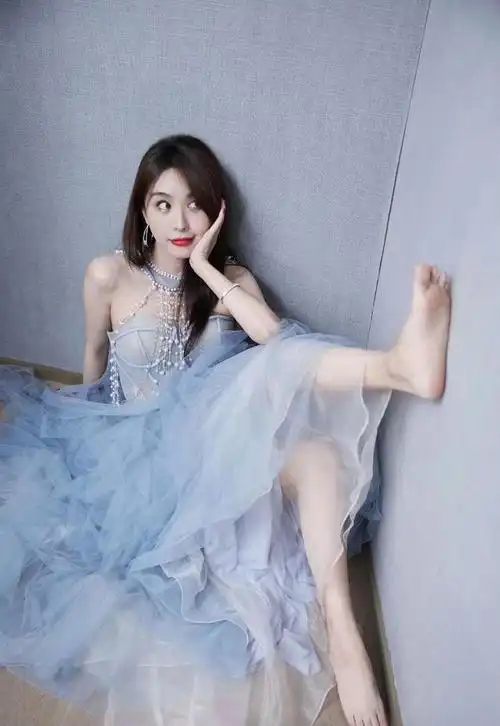 李菲儿～姐姐的背.jio.颜值都好在线