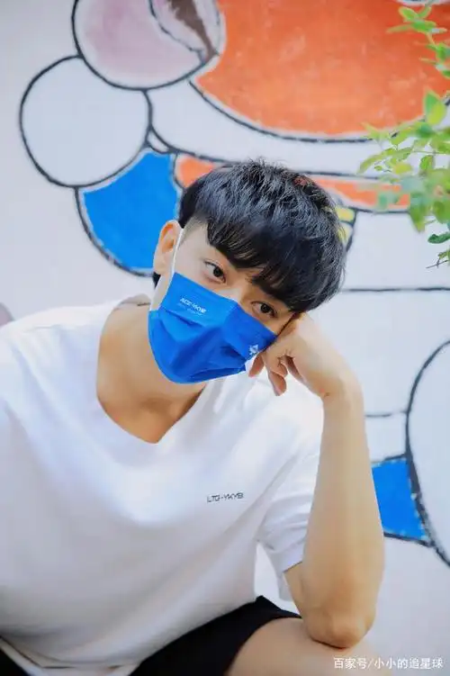 黄子韬动图太可爱了又帅又可爱