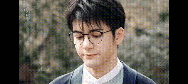 标题:在这个无聊的一天,我莫名其妙的,想建一栋终极笔记曾舜晞吴邪