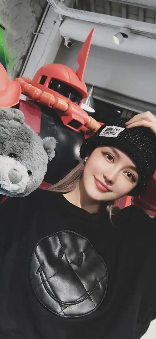 周扬青网络红人高清手机壁纸_明星_手机壁纸下载_美桌网