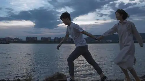 抖音上最火的七夕情侣,高清壁纸图片,情人节-回车桌面