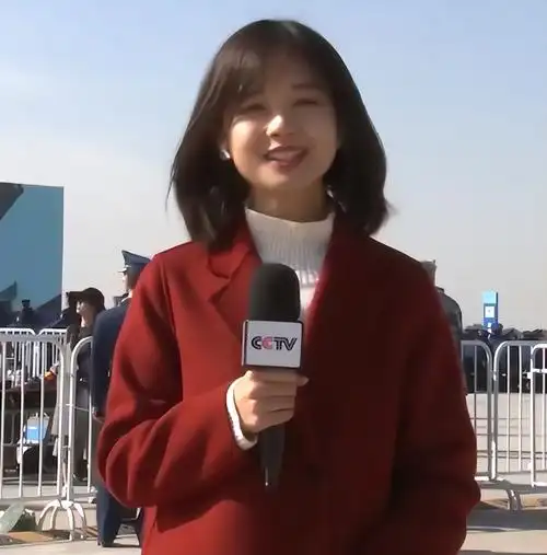 32岁王冰冰穿校服扮学生扎马尾戴眼镜超清纯皮肤白皙身形消瘦