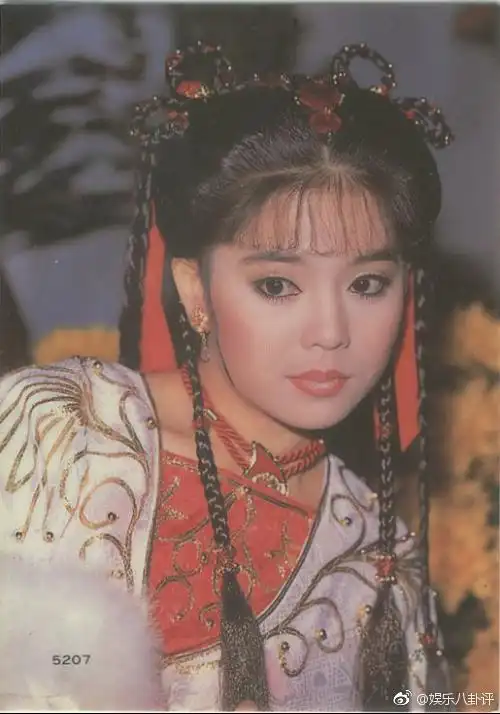 台湾过气女星狄莺殴打病中蓝洁瑛,并以此为荣,沾沾自喜