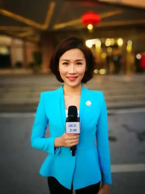 《云朵跑会》:"两会"上的小baby_长江云 - 湖北网络广播电视台官方