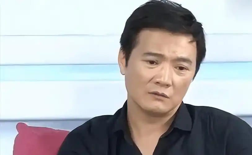 著名导演汪俊:"丁克婚姻"吓走前妻,60岁单身的他惹人怜!_娱乐资讯_资