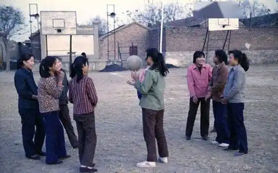 八十年代的初中校园老照片哪一张能勾起你的回忆