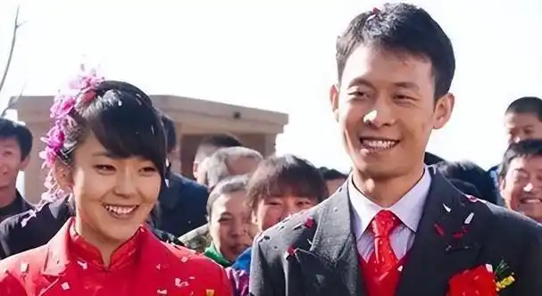 沙溢在军旅剧《渗透》中也出演了,他和另一位演员饰演了一对搭档.