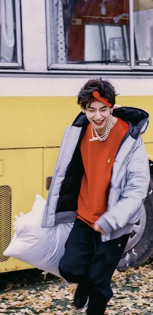 小鬼王琳凯_手机壁纸_明星美女手机壁纸_我要个性网