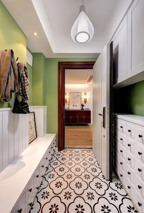 澳比德全屋定制 进门是长玄关如何设计实用不压抑?