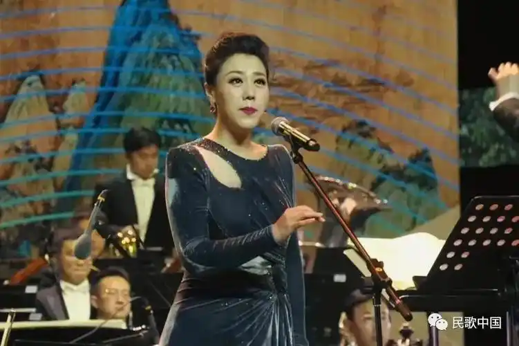 女高音歌唱家王喆倾情唱响万山入海用歌声绘就千里江山壮丽画卷
