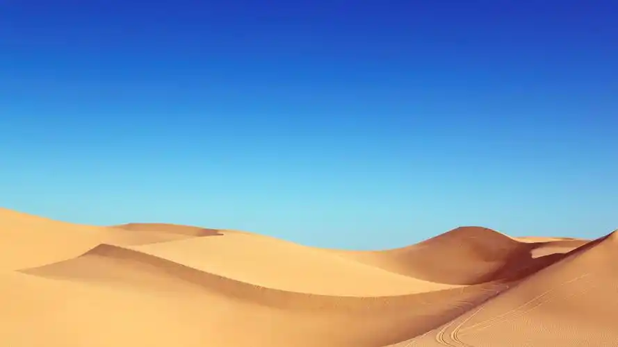 荒凉的沙漠高清原图查看