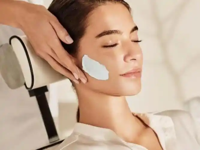 涂了防晒霜还要涂隔离霜吗你的防晒霜都是白涂