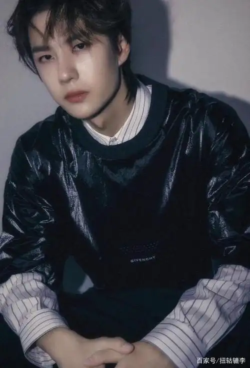 酷盖来袭,王一博黑色帅气组照,暗黑风