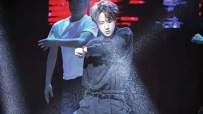 王一博吹灰舞卡点跳跳糖绝了,竟然格外合适!