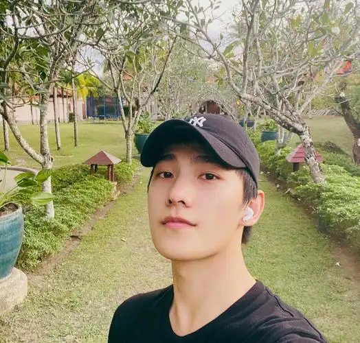 杨洋最新自拍照