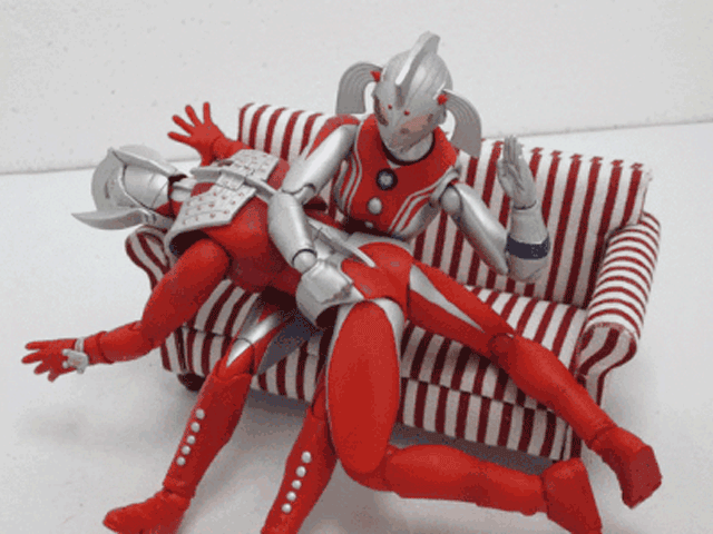 那些被玩坏的奥特曼,你曾对奥特曼做过什么不可原谅的事?太搞笑