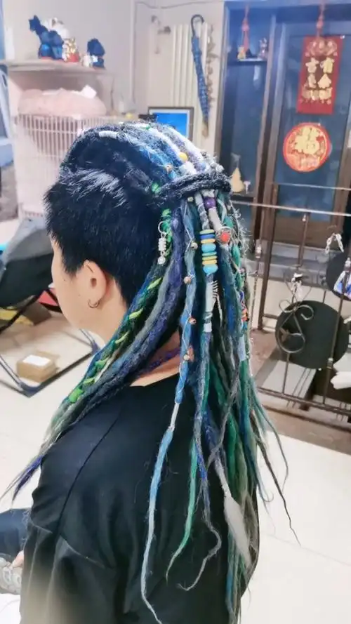 半头长款民族风脏辫也很飒哦99