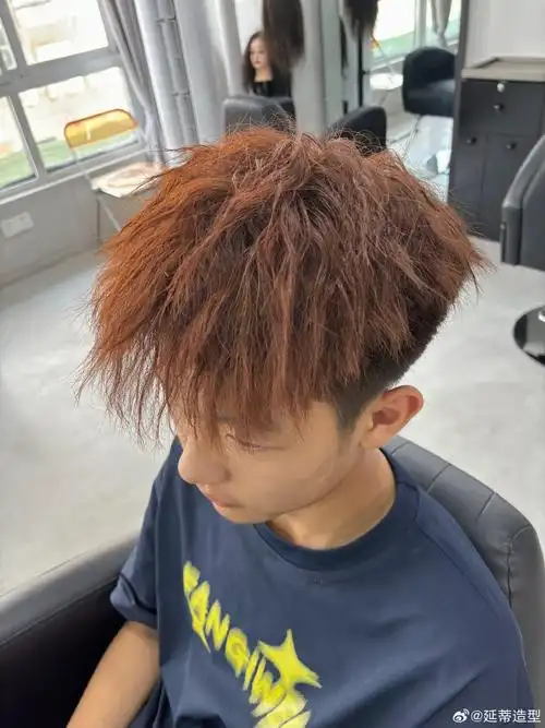 学生烫发 男生摩根烫#延安##延安潮色##延安发型设计##延蒂造型##延安