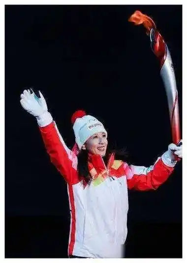 原创杨扬冬奥冠军谈体育的强心作用助力孩子享受课间十分钟