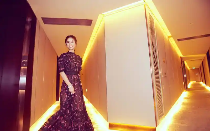 林心如气质养眼写真图片桌面壁纸