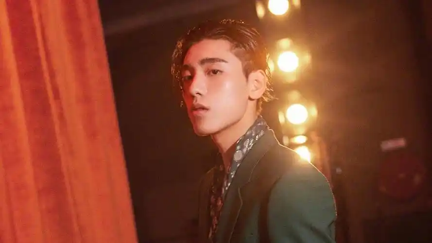 明星ninepercent王子异明星风尚壁纸1