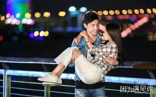 邓伦抱过的女星,抱李沁热巴赵丽颖都很一般,唯独第四个甜到心坎