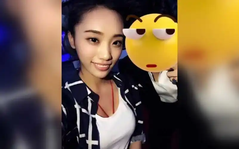 胡歌老婆大量正面照曝光!戴牙套撞脸胡冰卿,加入胡歌团队近8年