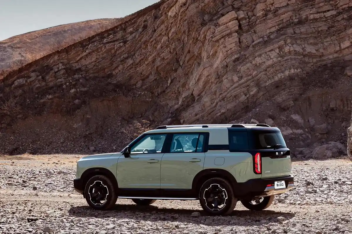 北京汽车 bj30 suv 上市:可选油混四驱,9.99 万 - 13.69 万元