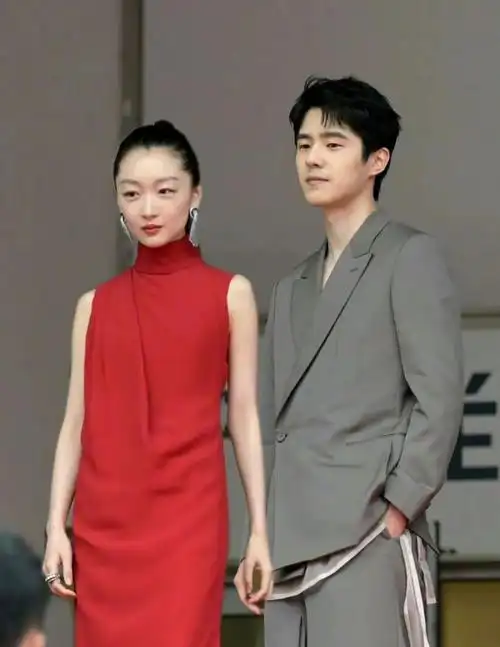 被曝恋爱后首度同框|周冬雨|刘昊然|陈思诚|娱乐圈|恋情_网易女人