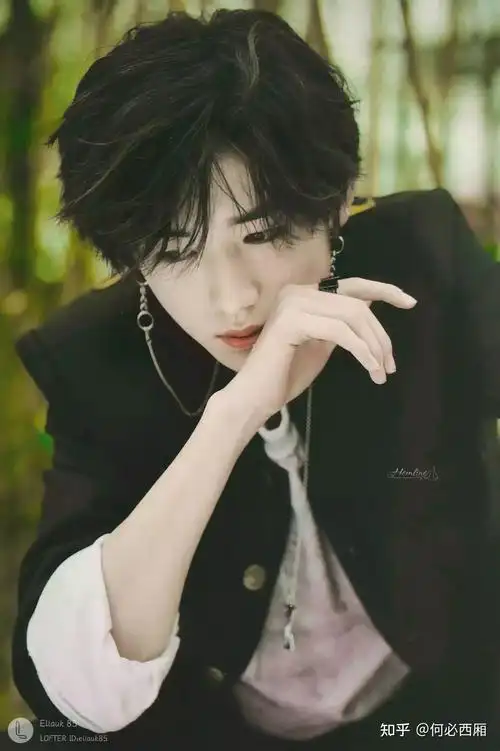 可以安利一下宋亚轩吗顺便再发一些宋亚轩的神图谢谢