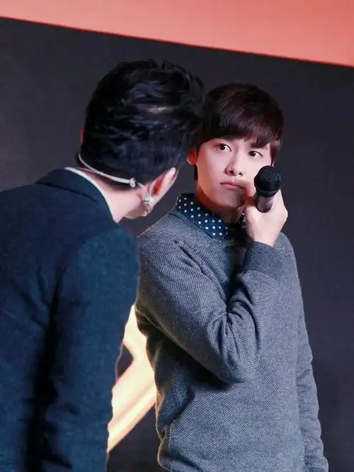 李易峰.小表情不要太萌