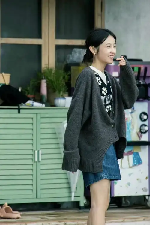 和肯豆撞针织背心不怕输白鹿多几分嘻哈潇洒张子枫叠穿太q