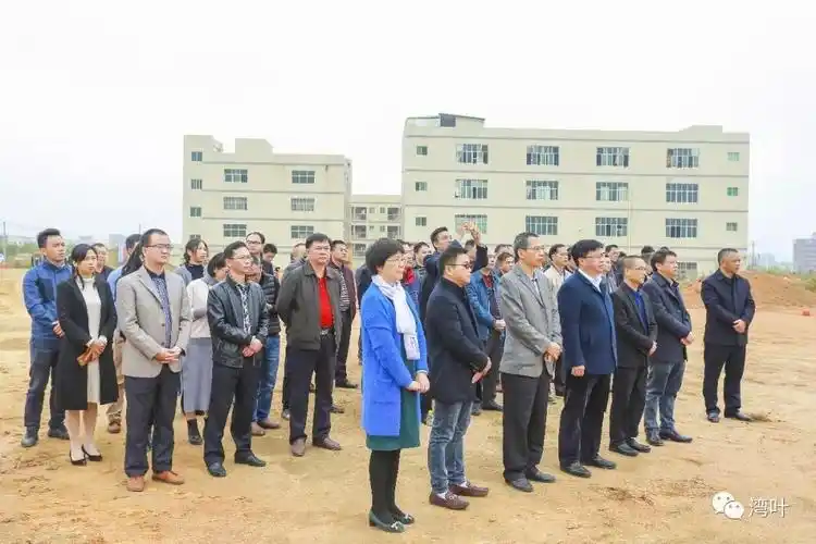 魏勇军县委常委,县委办主任谢文丰龙川指挥部总指挥张百松县委常委