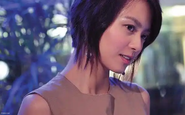 杨千嬅演唱会:重庆站《可惜我是水瓶座》万人粤语合唱,音乐无界