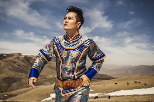 民星会客间云飞用生命做音乐的歌手