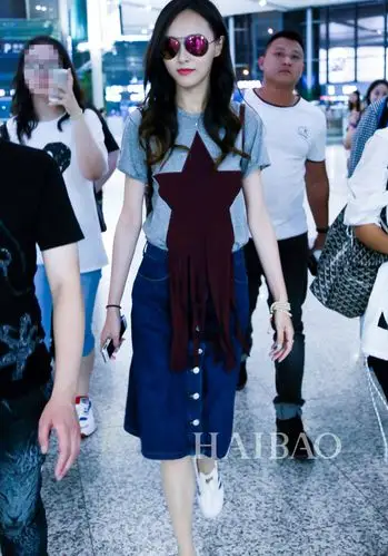 华语明星最新街拍合辑:帅锅,美女全出动,夏日穿衣粉吸睛!