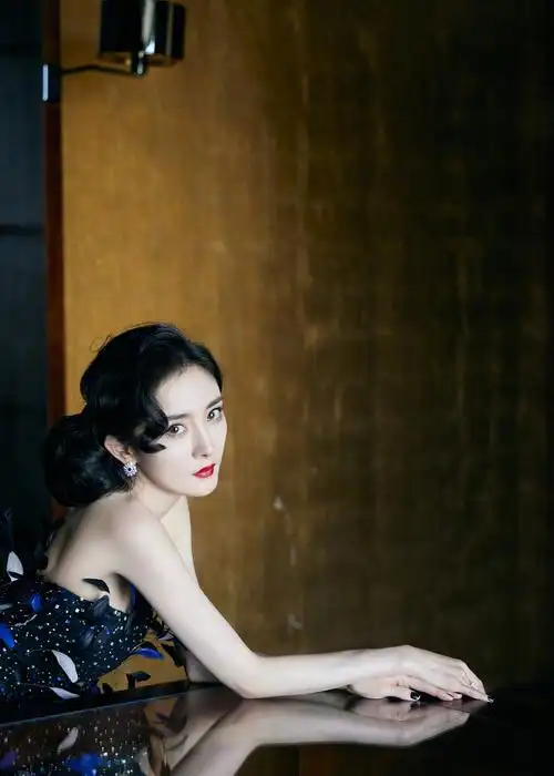 《湖南卫视》跨年活动杨幂《三亚》人像写真杨幂作品信息创作时间2021